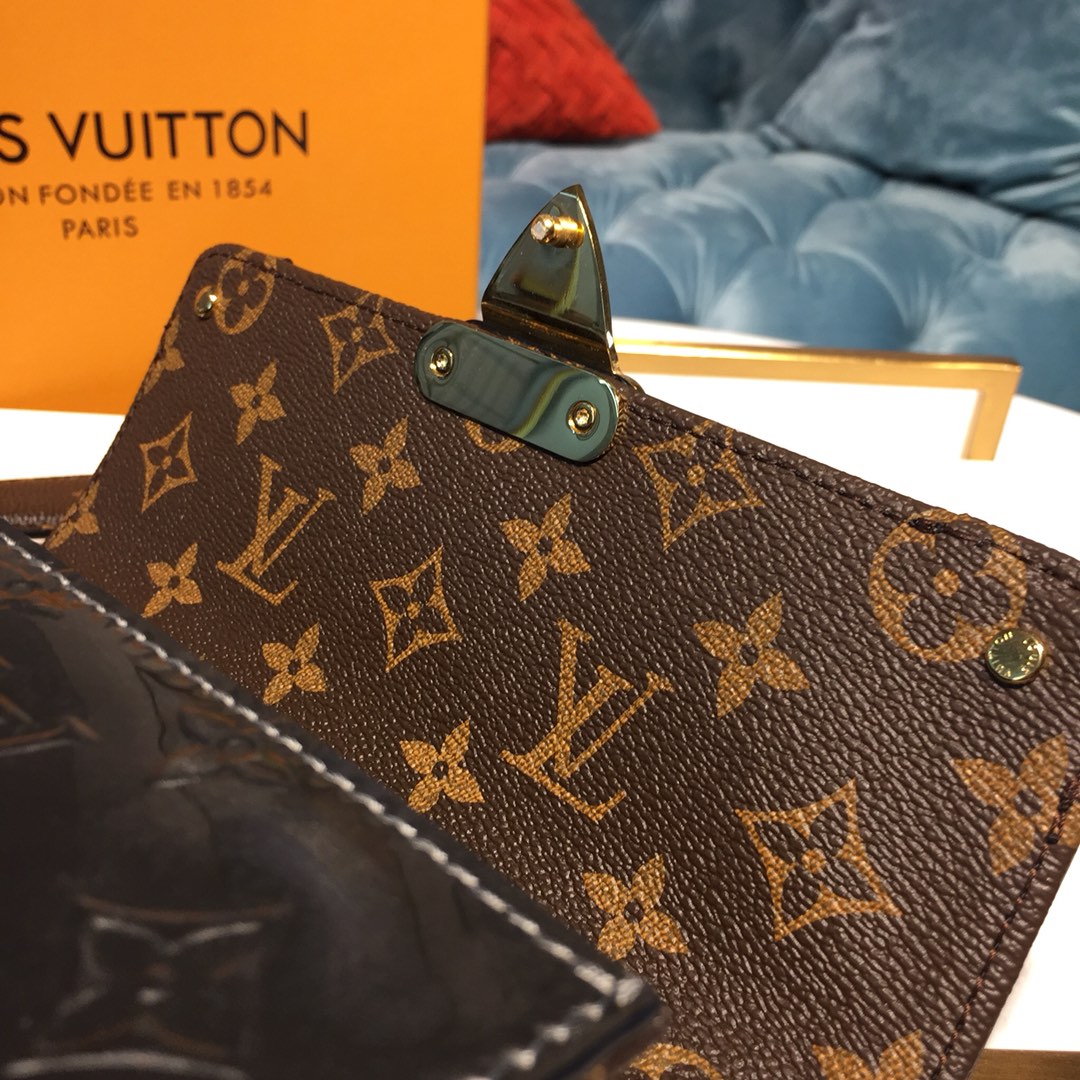 Louis Vuitton LV WYNWOOD Tote Handbag M90516